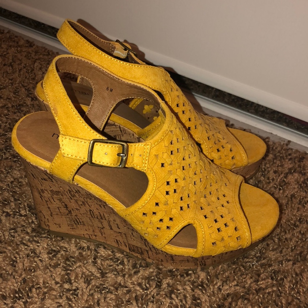 NEVER WARN Maurice’s yellow wedges